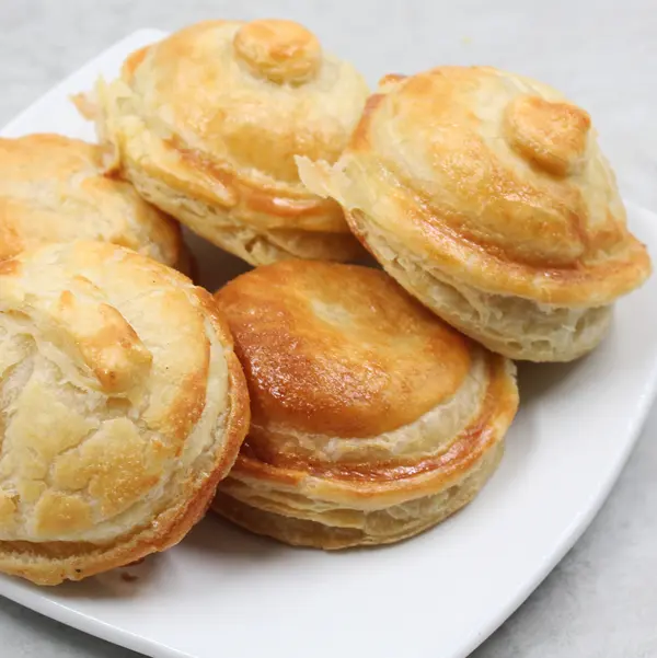 Cocktail Chicken Pies Pack of 48 - Image 3