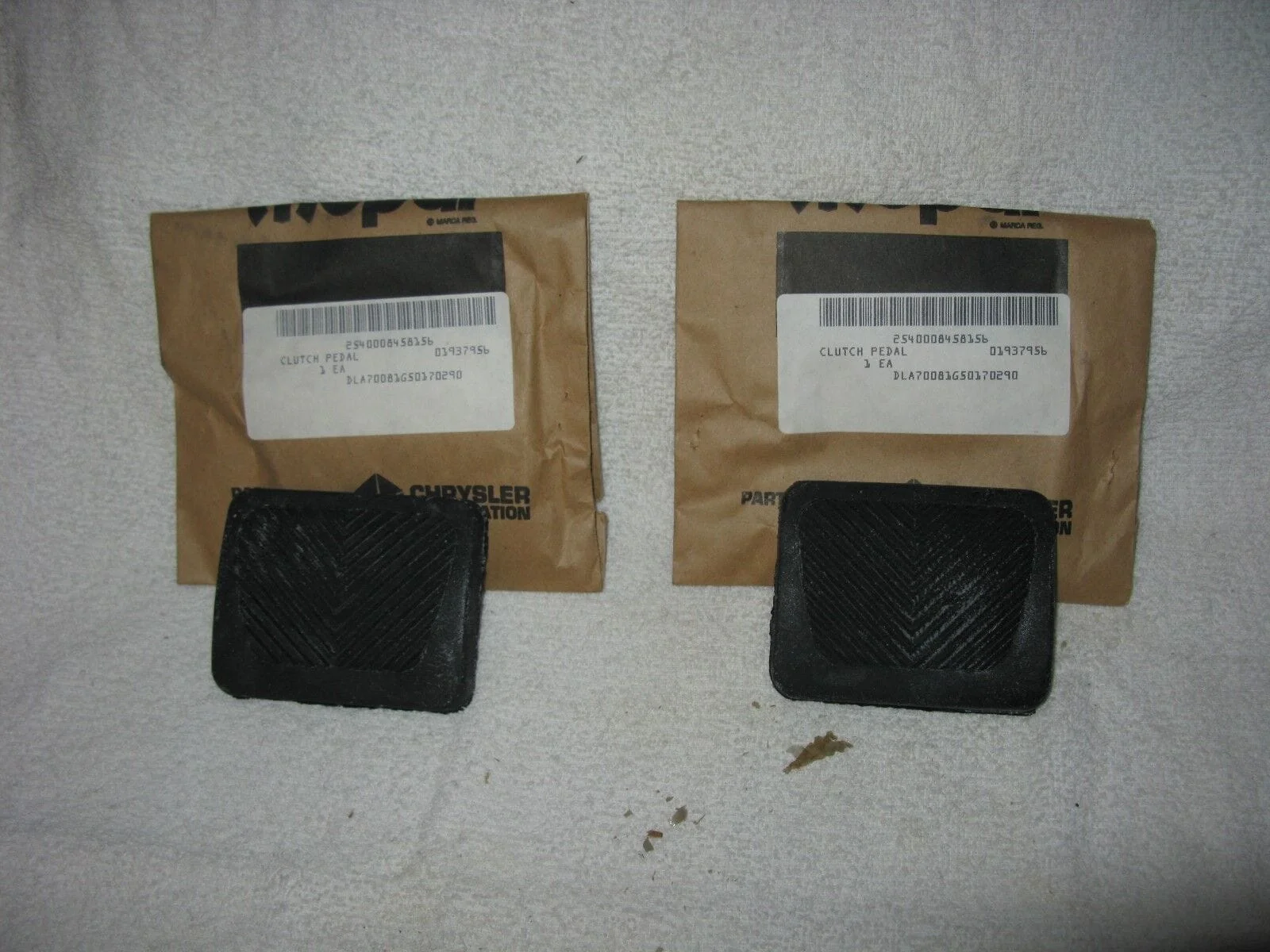 NOS Mopar Brake & Clutch Pedal Pad 1961-74 Dodge D & W Series Truck Models - Image 3