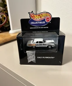 NOS Hot Wheels Collectibles 1963 Plymouth Savoy Melrose Missile 1/64 Diecast Model